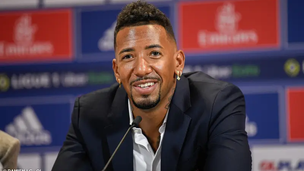 Barcelona react to criticism over Boateng's visit