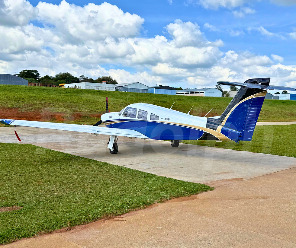 Miniatura: Piper Arrow Turbo IV