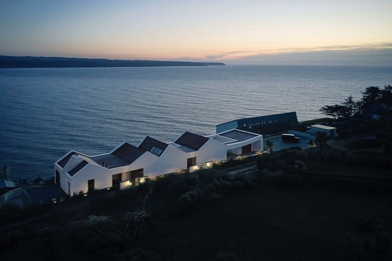 lg-1725462427-Cliff-Beach-House-_2.jpg