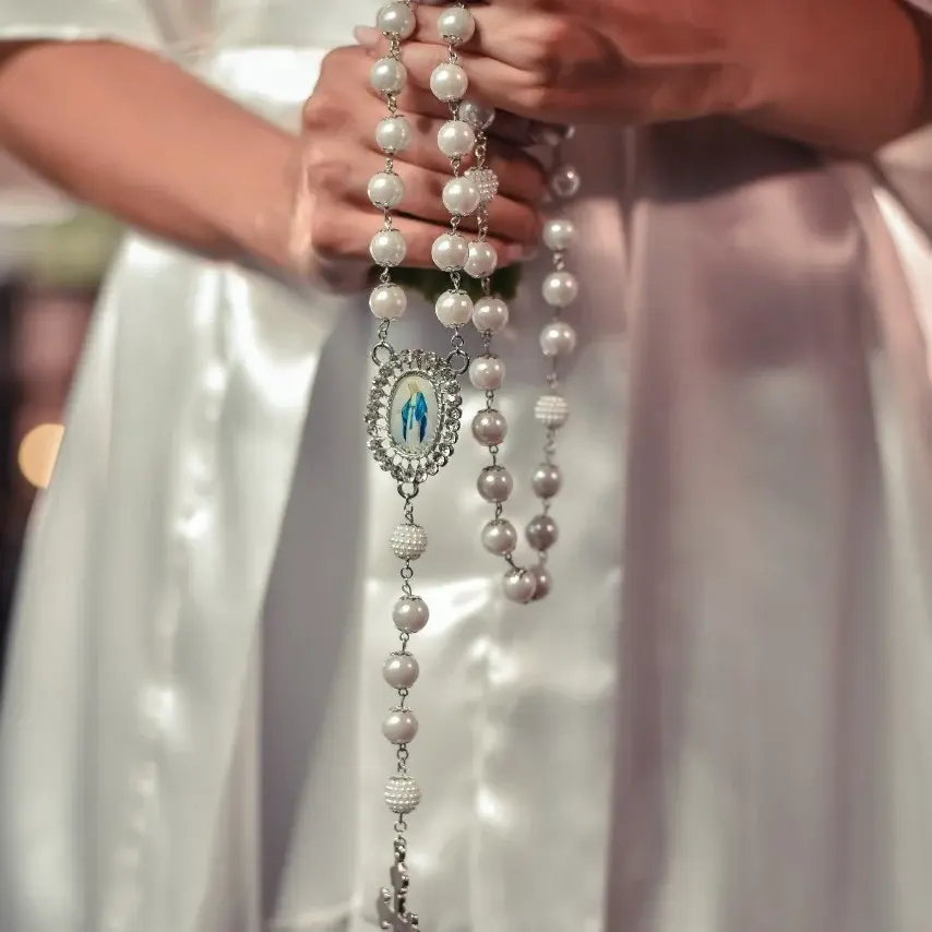 Miniatura: Terço de noiva prateado de pérolas brancas