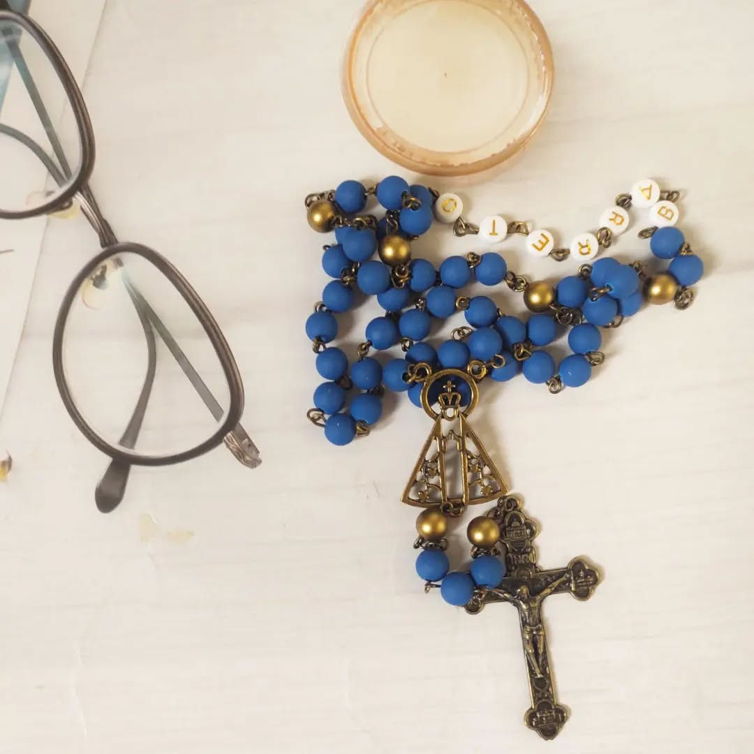 Terço em ouro velho azul  (escolha o entremeio e crucifixo )