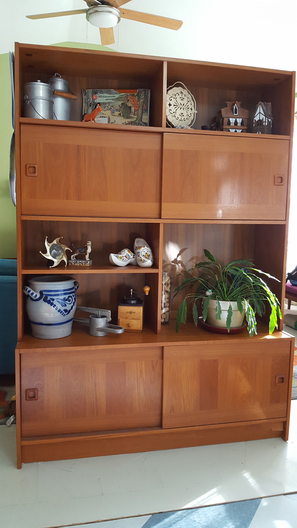 Thumbnail: Domino Mobler wall unit