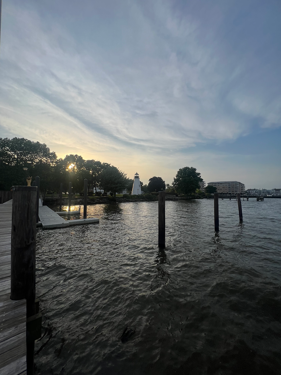 View-of-HdG-lighthouse-from-fishing-pier