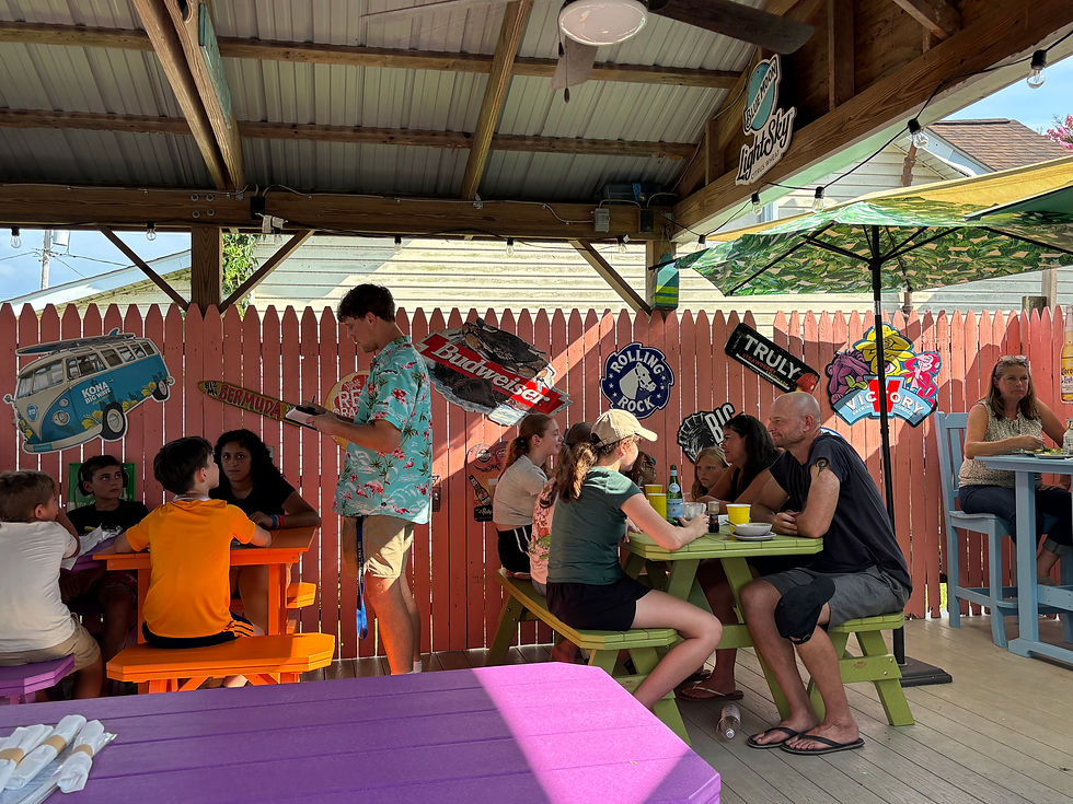 Outdoor-dining-on-the-deck-in-havre-de-grace-Maryland