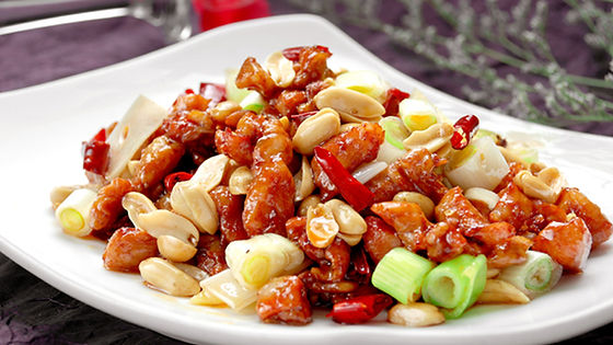 PL3. Poulet Gong Bao épicé aux cacahuètes