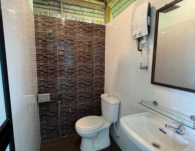 bathroom in seaview twin room