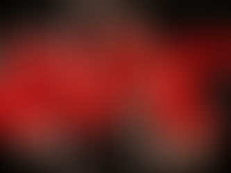 UFC logosu önünde maç öncesi hazırlanan MMA dövüşçüsü - Dövüş Rehberim