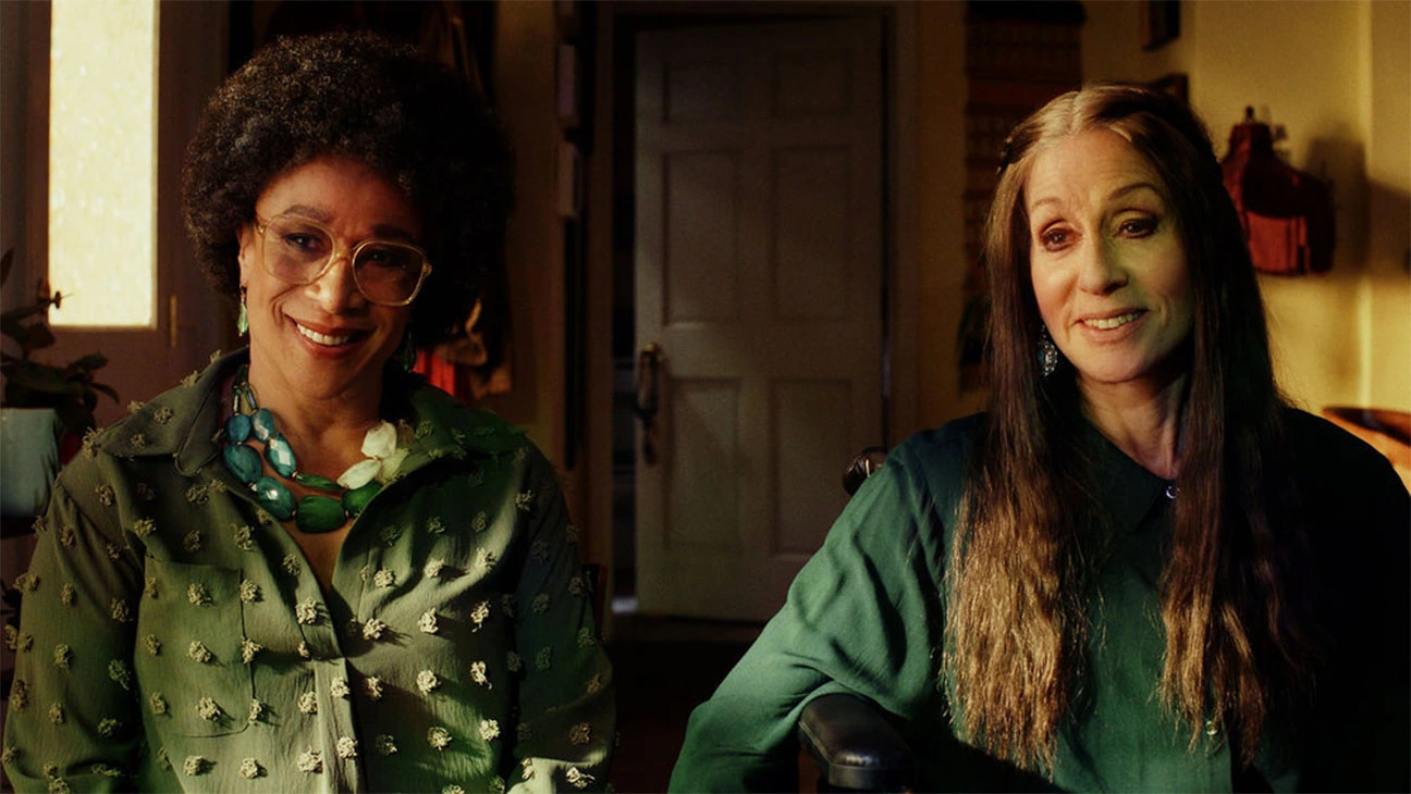 S. Epatha Merkerson ve Judith Light, Poker Face