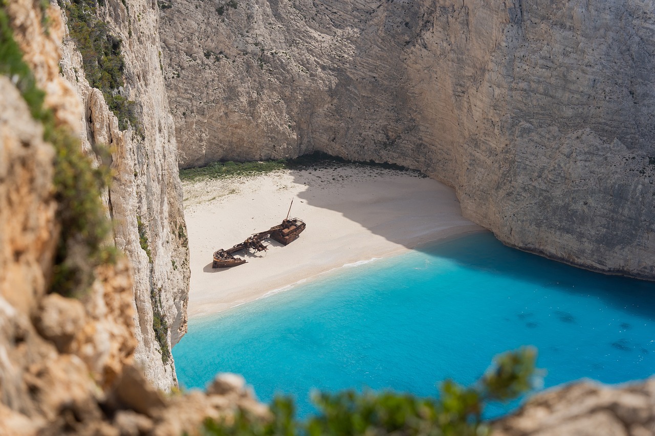 shipwreck-7334280_1280.jpg
