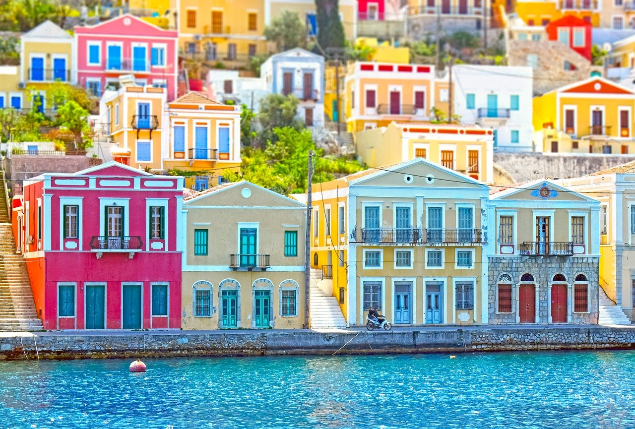houses-7629726_1280.jpg