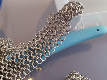 designsingchainmaillejewellery withpliers and jumprings