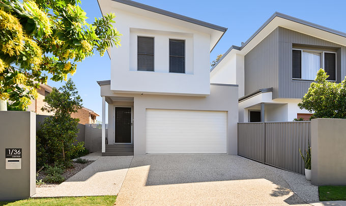 Seeka Constructions – Front Facade After Small Extension & Deck Addition – The Loder Proje