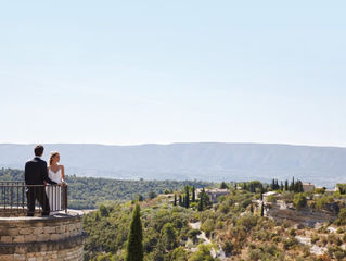 Свадьба с видом на долину Люберон в отеле La Bastide de Gordes, Горд, Франция