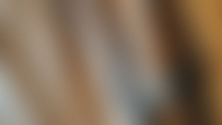 siège en cuir voiture troué et abîmé