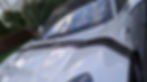 covering sur une voiture alpine blanche avec bande noire logo alpine