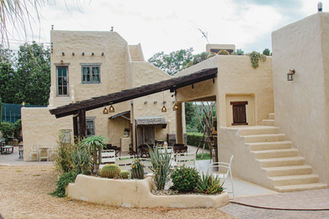 2BEEs Cafe & Garden