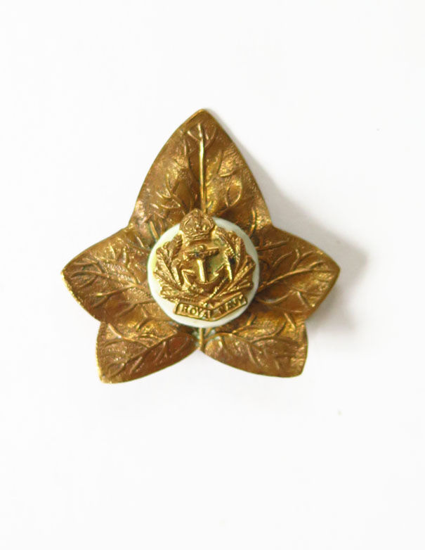 Thumbnail: Royal Navy Sweetheart Badge