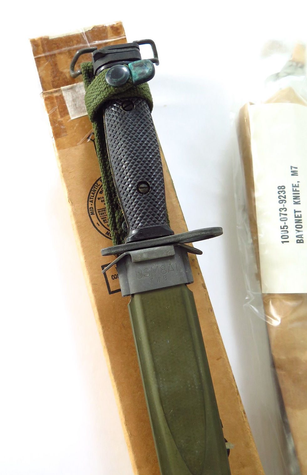 Thumbnail: US M7 Bayonet & Box