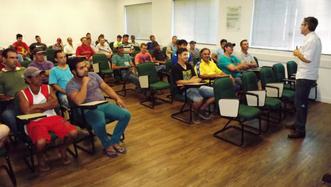 Cotrirosa treina safristas para milho