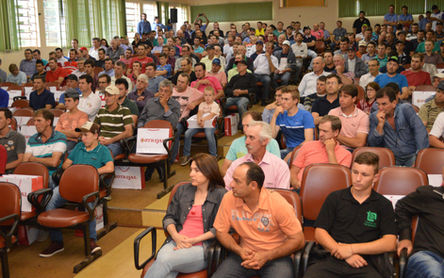 Mais de 280 produtores prestigiam palestra da Cotrijal em Getúlio Vargas