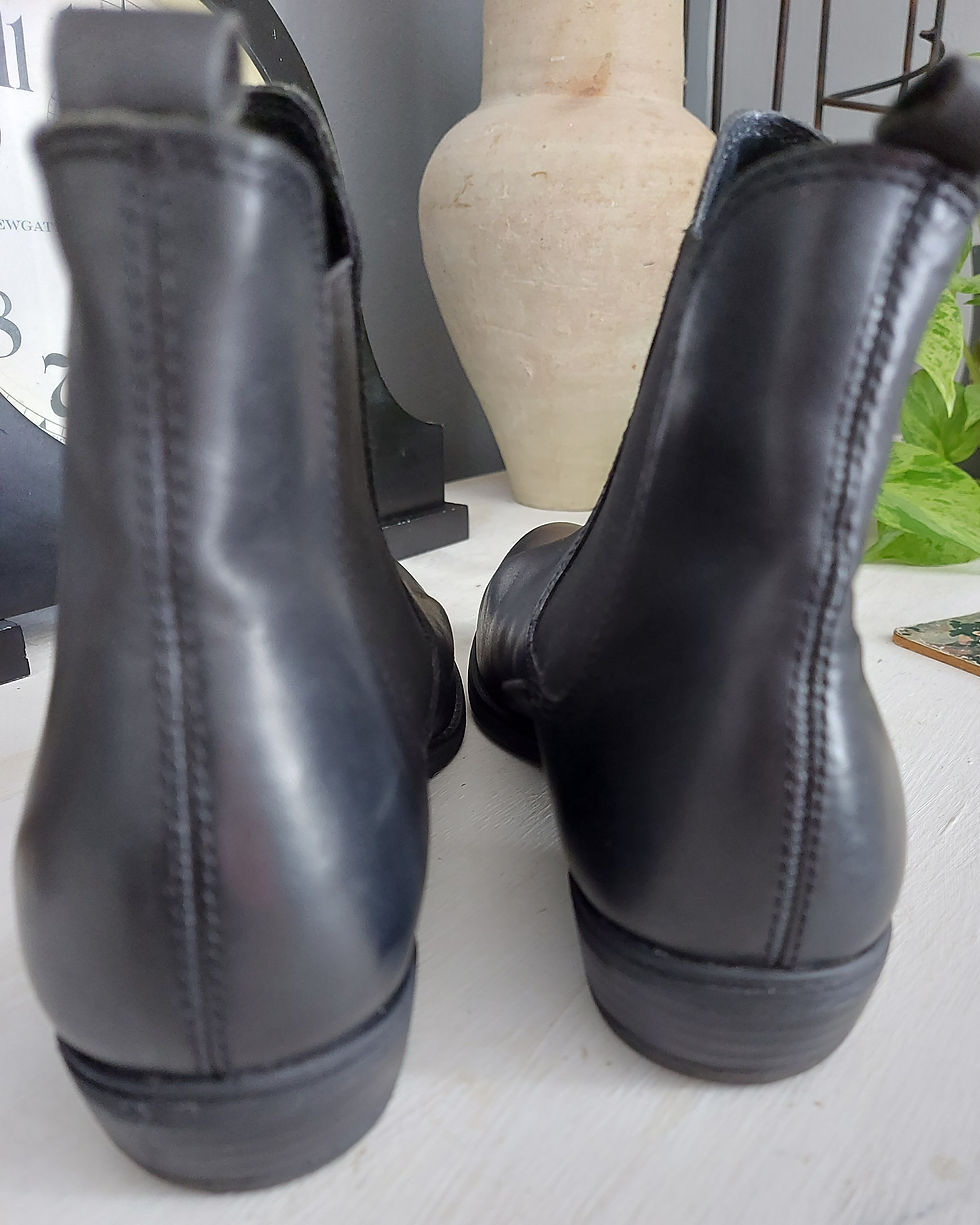 Chelsea Boots Value £10