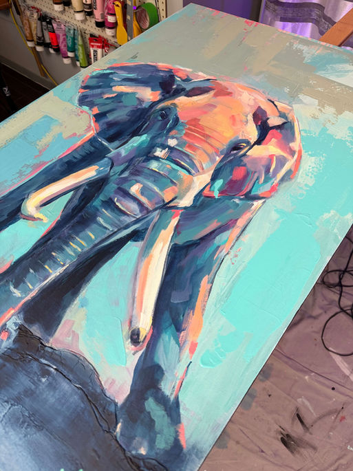 Éléphant moderne peint par Mélissa Henri, toile originale art contemporain québécois.