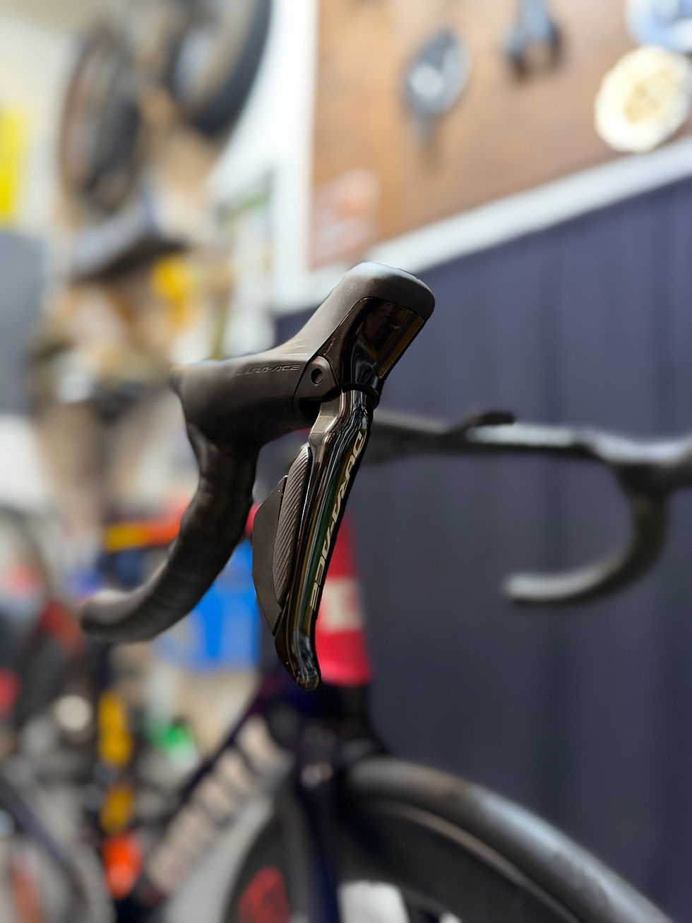 Miniaturbild: Leva del cambio Shimano Dura-Ace Di2 sulla Drali Iridio Team Repsol