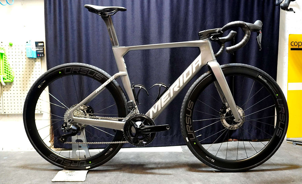 Merida Reacto Di2 “01”, telaio aero in carbonio, gruppo Shimano Di2 elettronico 12 velocità, bici da corsa performante