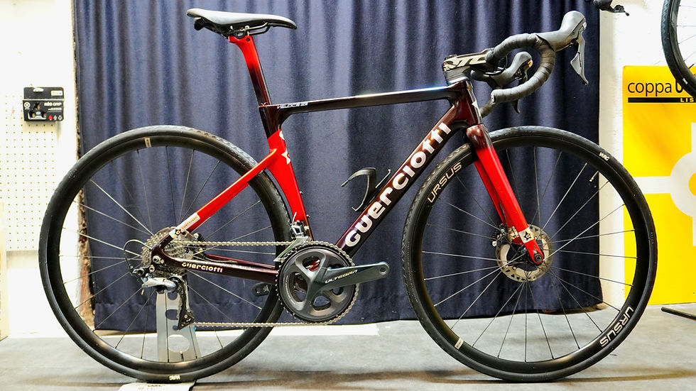 Guerciotti Veloce S (01), telaio in carbonio, gruppo Shimano Ultegra Di2 11 v, ruote in alluminio Ursus, bici da corsa