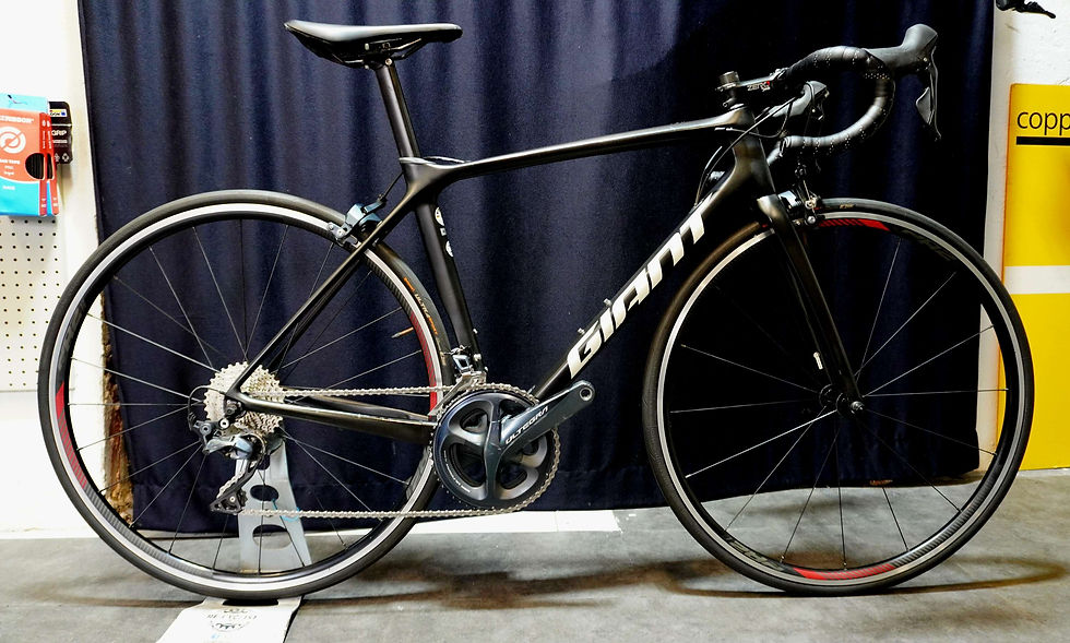 "Bicicletta da corsa Giant TCR Advanced 1 con telaio in carbonio e gruppo Shimano Ultegra 11v."