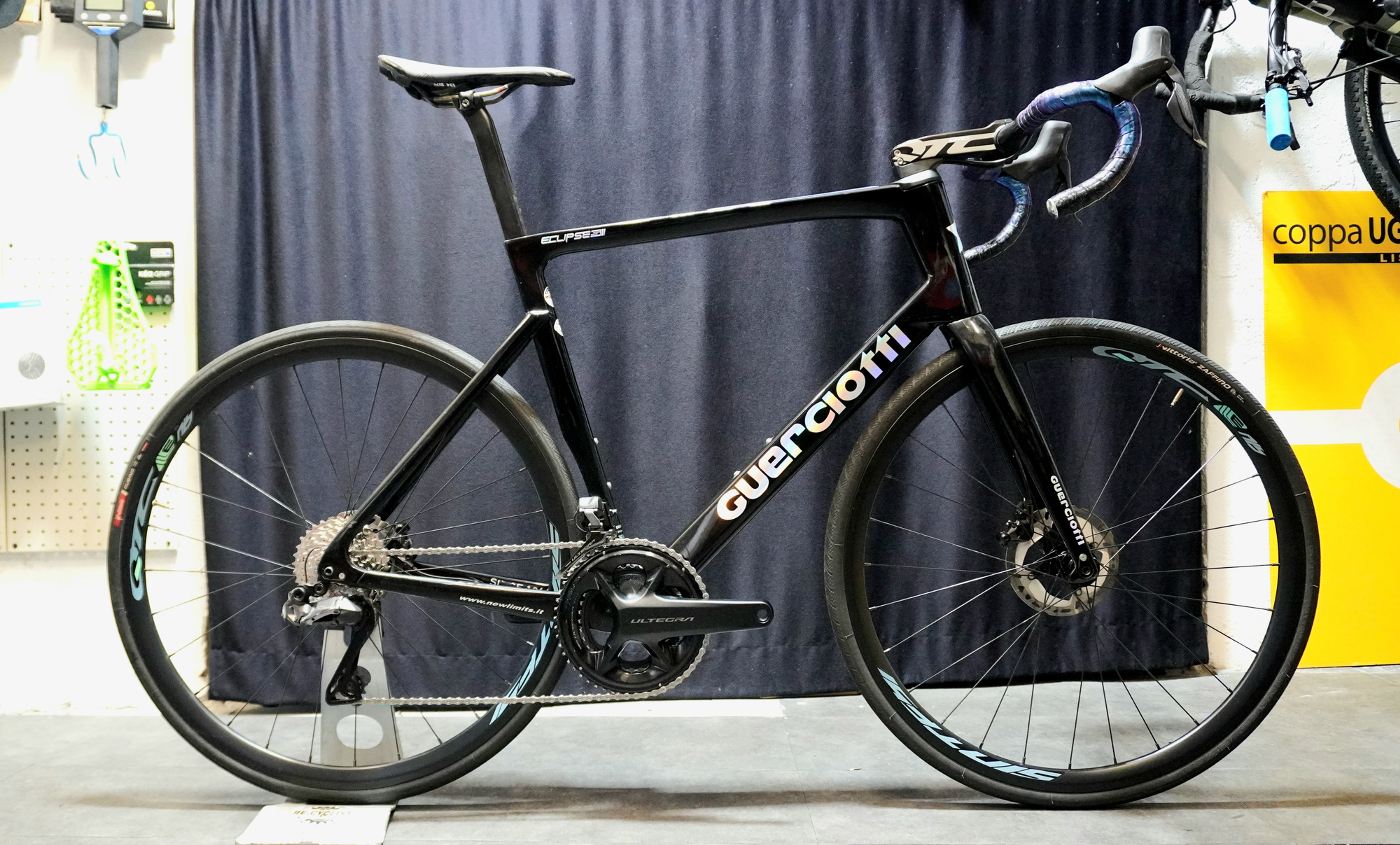 Bici da corsa Guerciotti Eclipse S a disco XXS con cablaggio integrato e ruote Vision Team 30 Guerciotti Veloce S (taglia XL