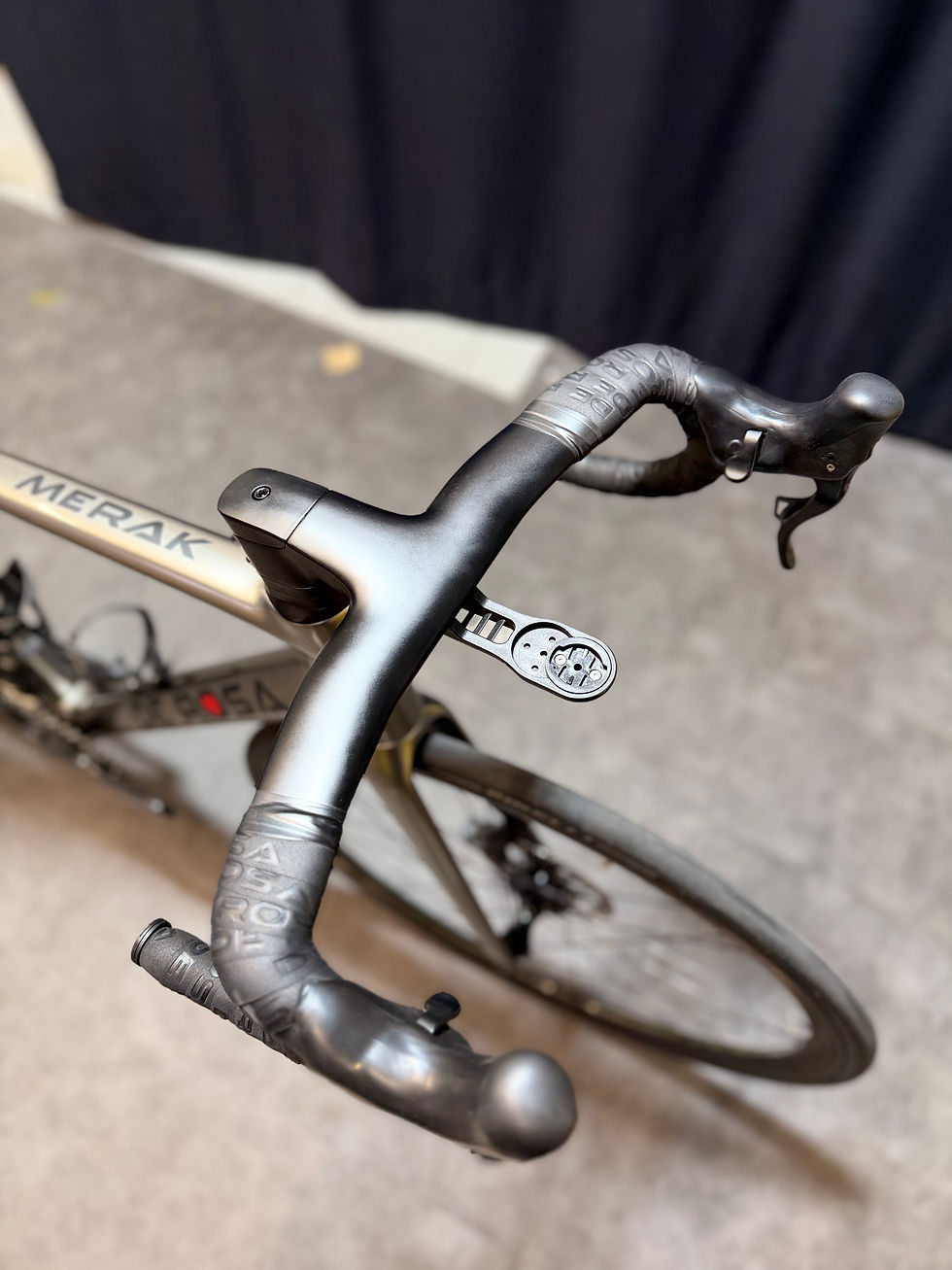 Miniaturbild: De Rosa Merak EPS road bike italiana con ruote Campagnolo Bora WTO 33 disponibile da Re-Cyclist Bike Shop