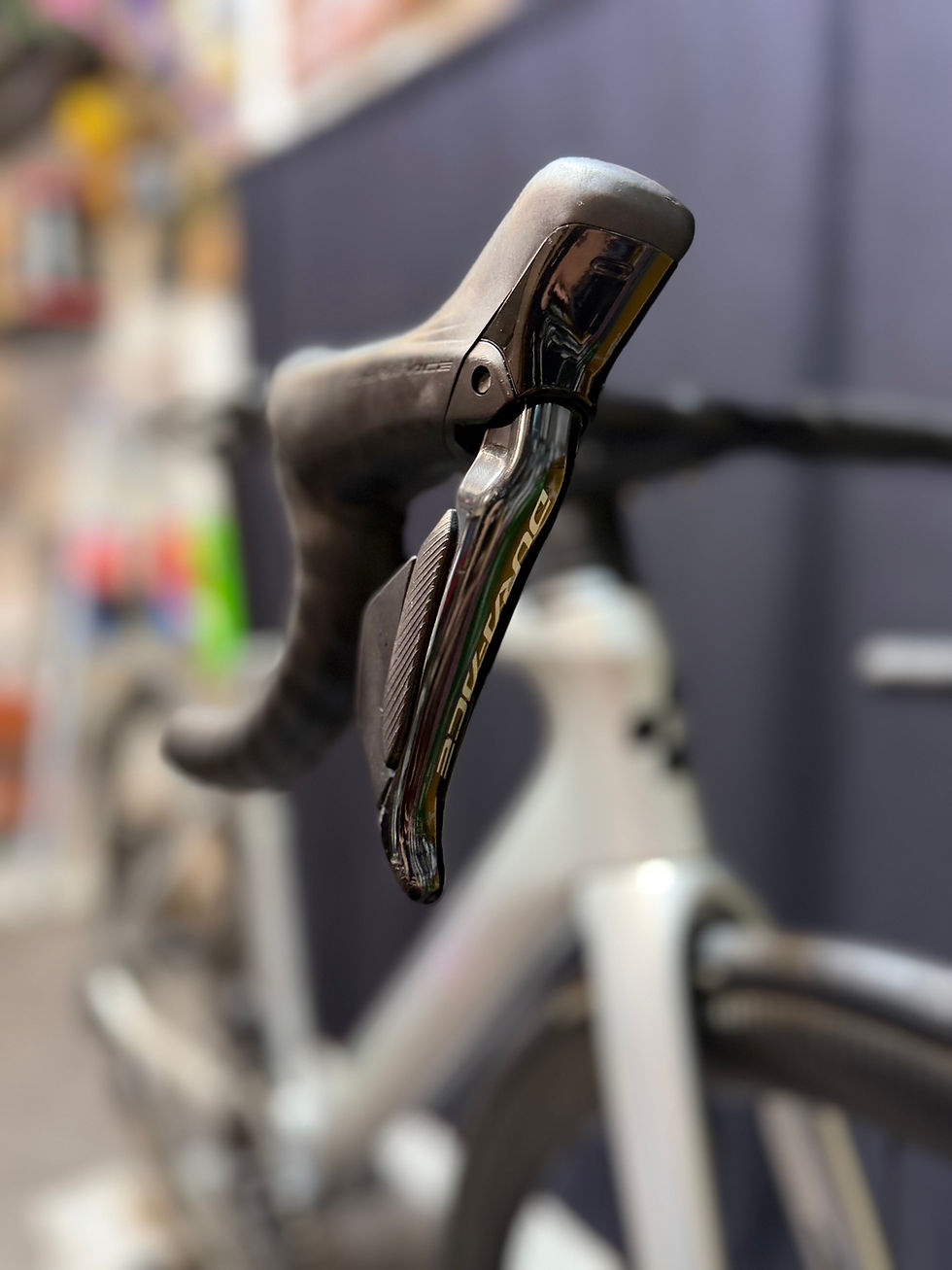 サムネイル： Bici da corsa Cube Agree C62 SLT con gruppo Dura-Ace 12 velocità e ruote Cosmic SL45 disponibile da Re-Cyclist Bike Shop