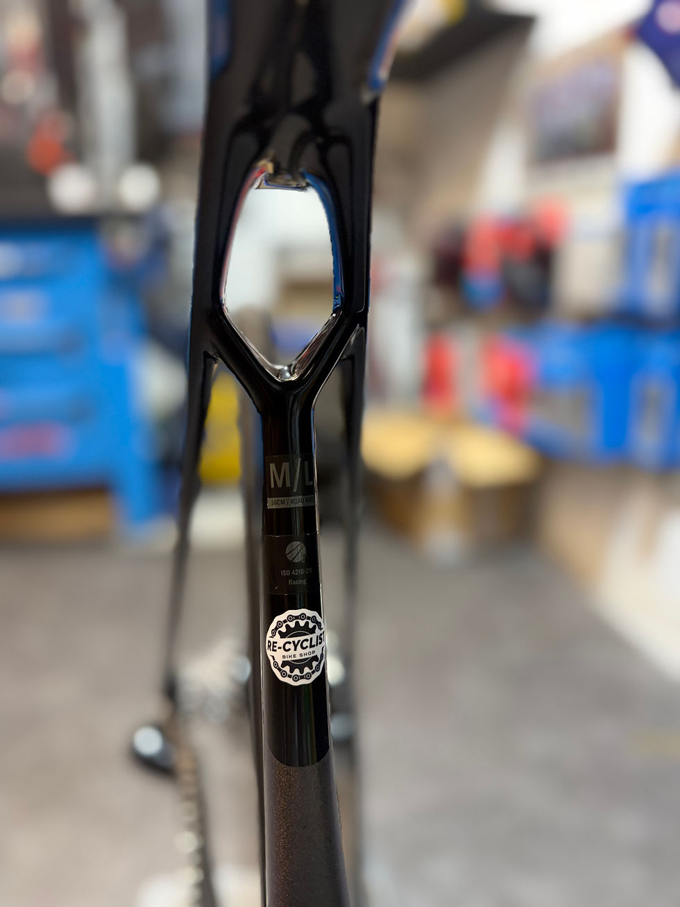 Miniaturbild: Dettaglio del tubo sella con apertura IsoFlow — Trek Madone SLR 9 Gen 8 Project One