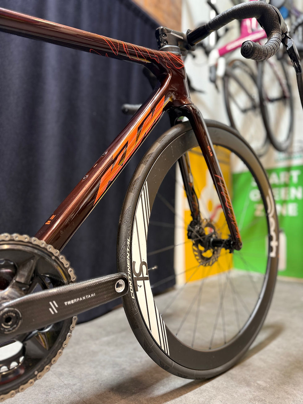 サムネイル： Bici da corsa KTM Revelator Alto Exonic con rapporti 52/36 e 11/30 e gruppo Dura-Ace elettronico