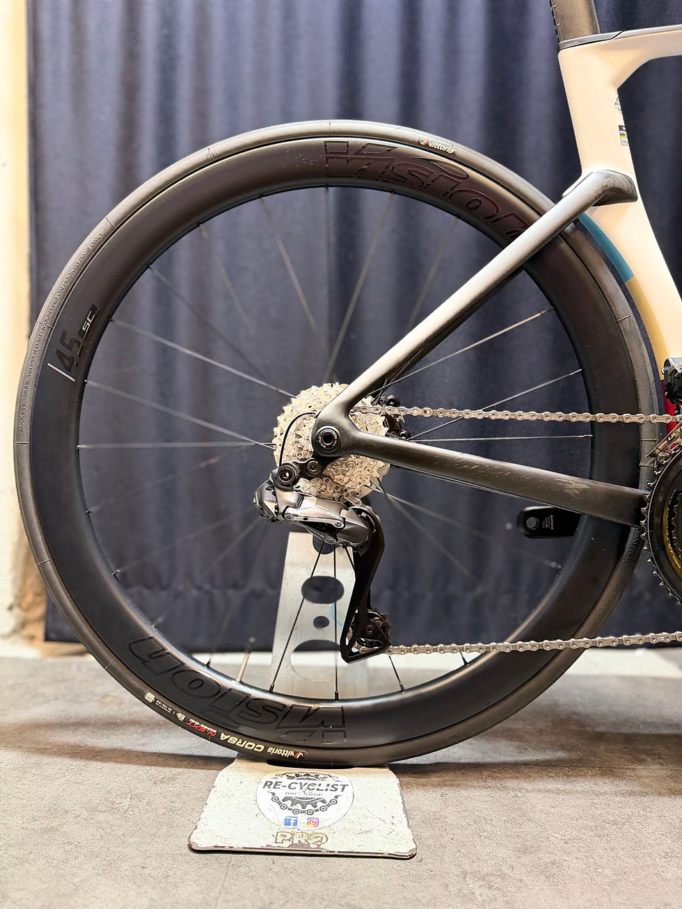 Miniaturbild: Drali Iridio test bike taglia M con ruote Fulcrum Sonic canale 25 e manubrio integrato Vision Metron 5D