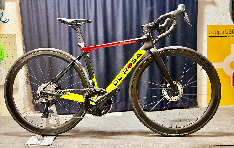 Bici da corsa De Rosa Merak Team Bingo Edition disponibile da Re-Cyclist Bike Shop con ruote Fulcrum Wind 42