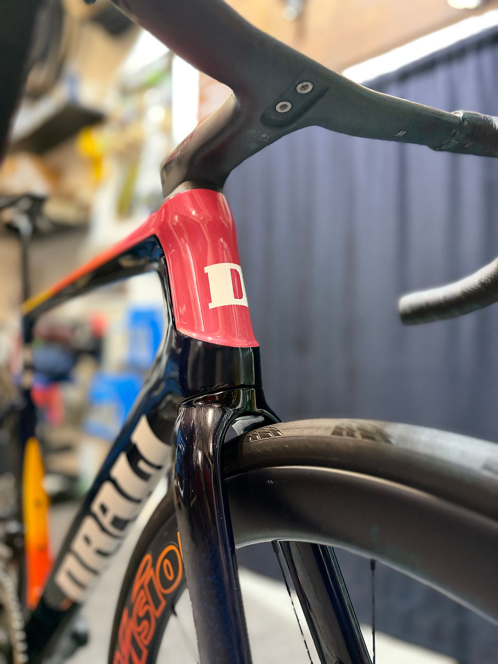 Miniatura: Tubo sterzo e forcella della Drali Iridio Team Repsol, dettaglio frontale