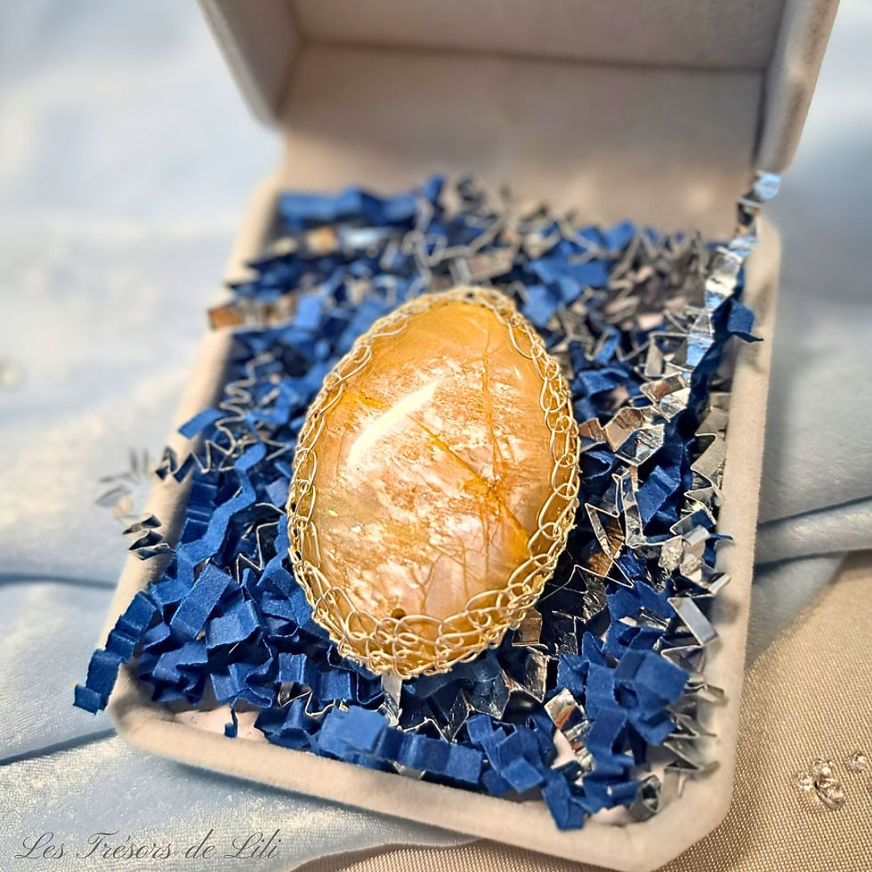 Miniature : Broche femme en Pierre de Lune Nacrée - Artisanat d'exception