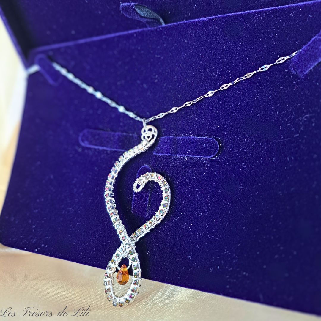 Collier en Cristaux zircon et verre ambré - Artisanat précieux