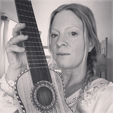 Elle Chaska singer songwriter