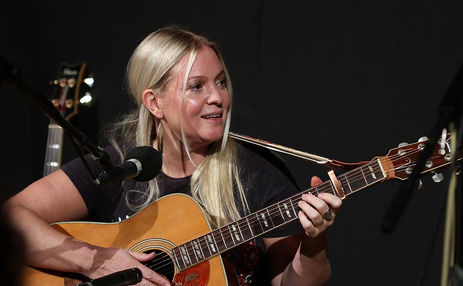 Elle Chaska singer songwriter