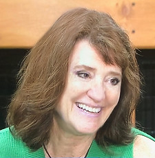Relaena Sindelar KOMO4 greyhounds 54622.jpg