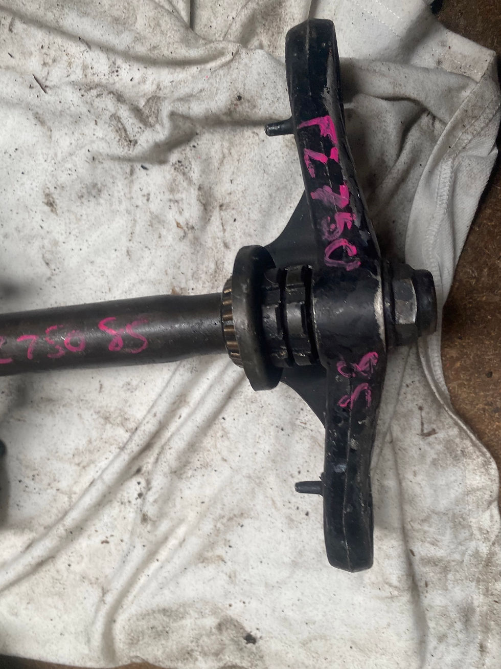 Thumbnail: YAMAHA FZ 750 1985 TRIPLE CLAMPS
