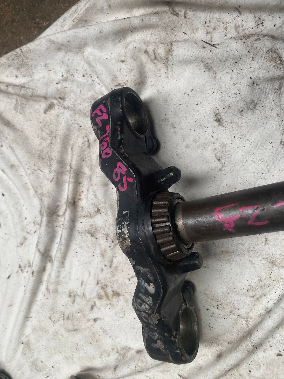 Thumbnail: YAMAHA FZ 750 1985 TRIPLE CLAMPS