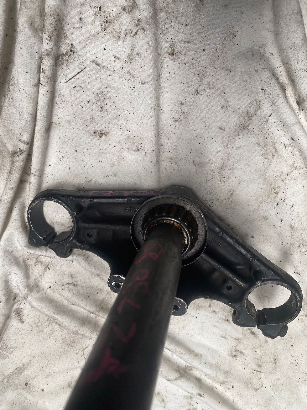 Thumbnail: YAMAHA FZ 750 1985 TRIPLE CLAMPS