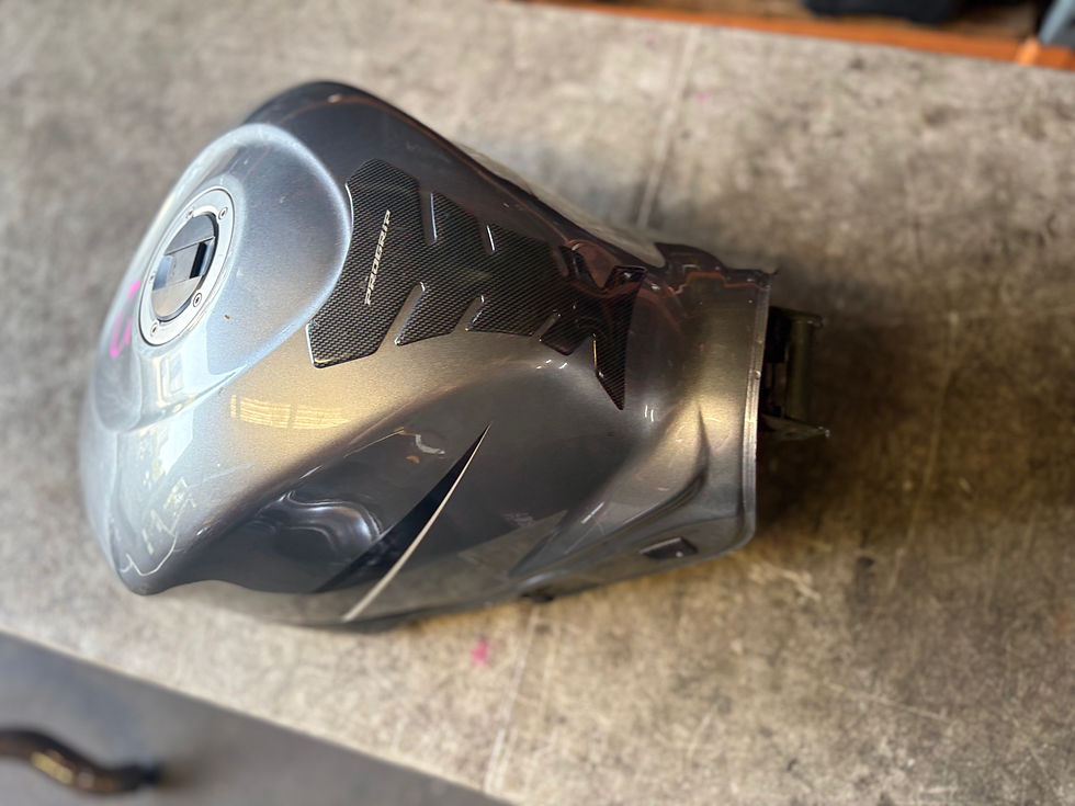 Thumbnail: GSXR 1000 2006 MODEL FUEL TANK