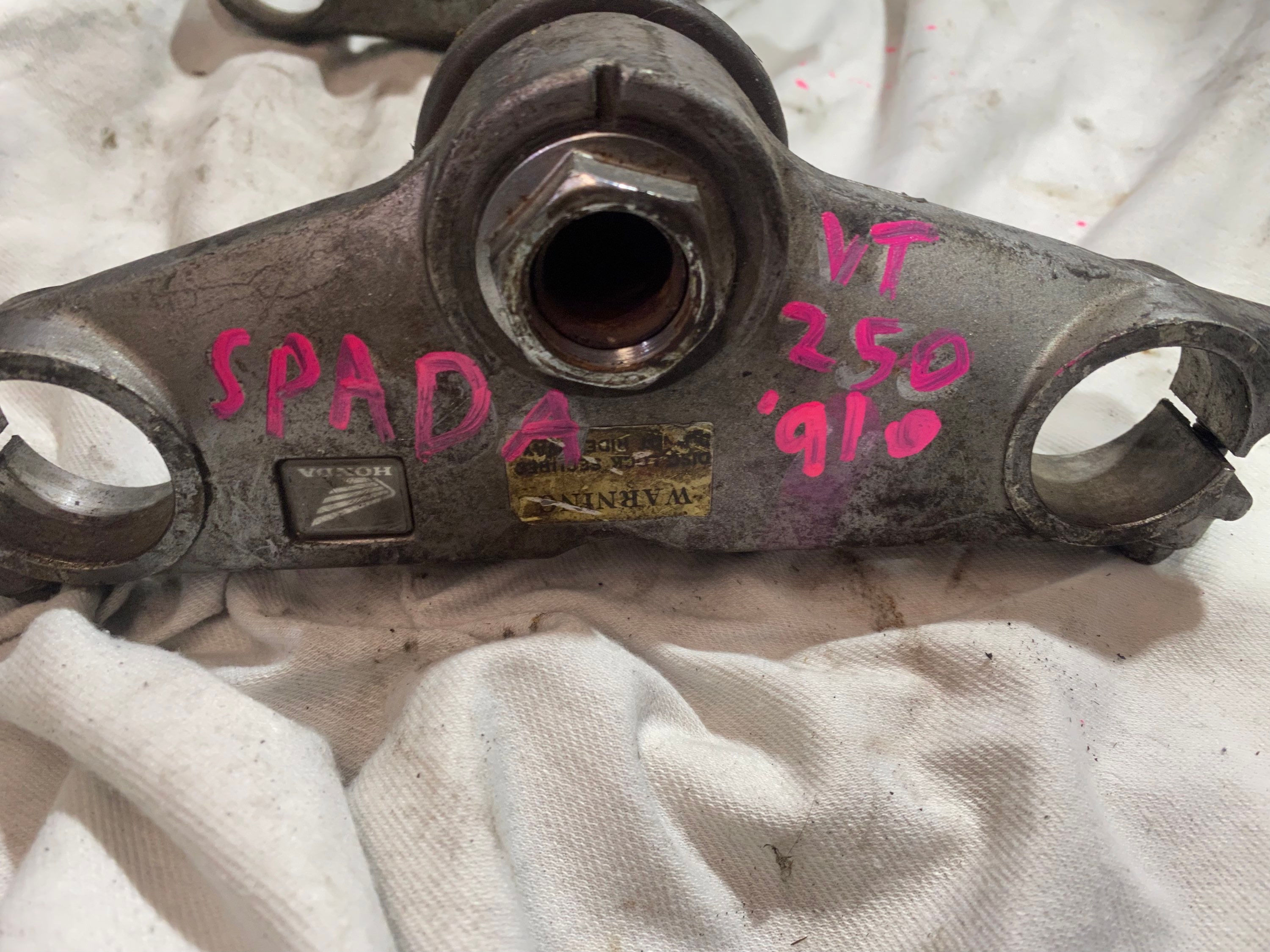 HONDA VT 250 SPADA 1991 MODEL TRIPLE CLAMPS