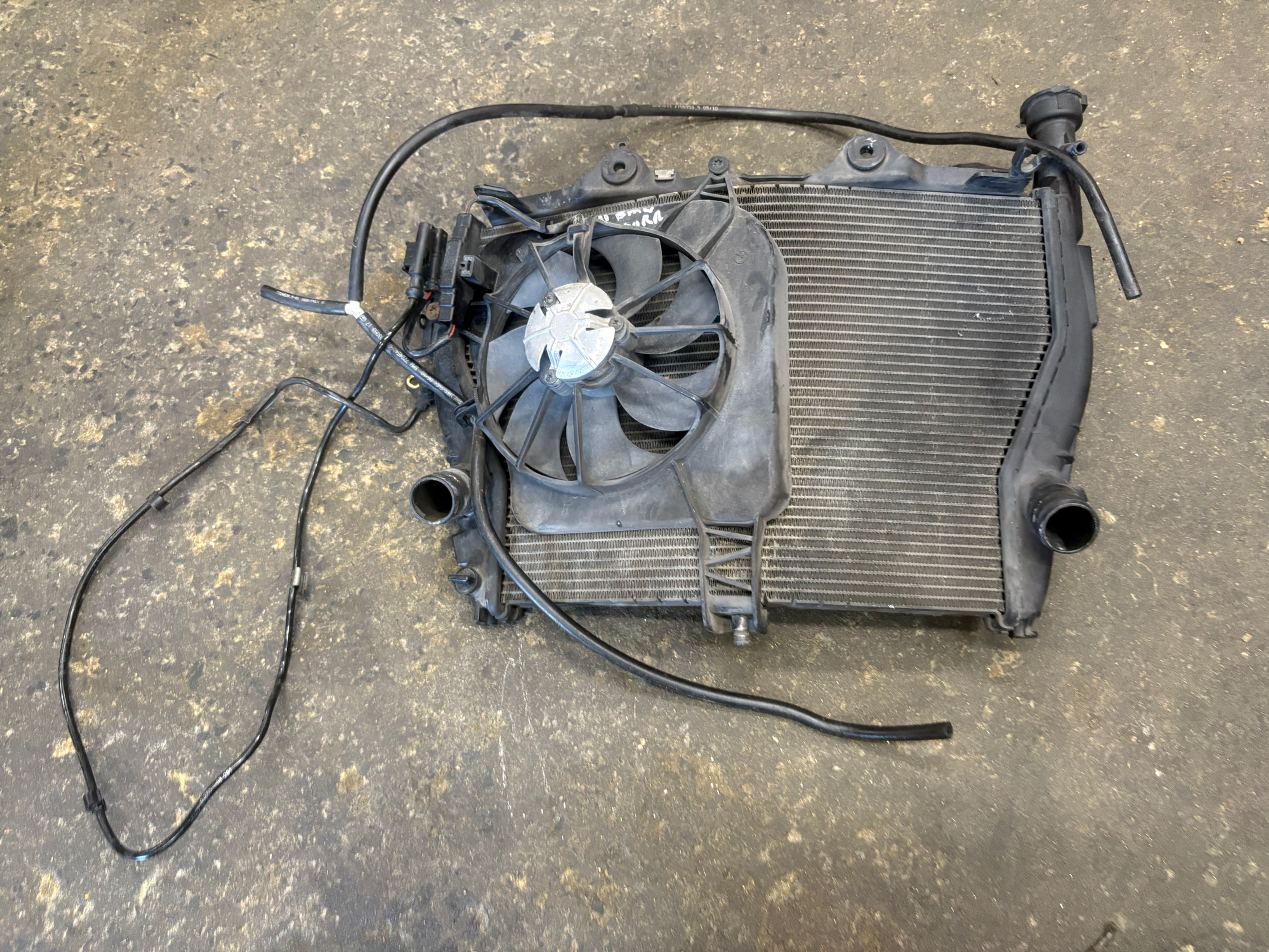 BMW S1000RR 2009-2014 RADIATOR AND RADIATOR FAN