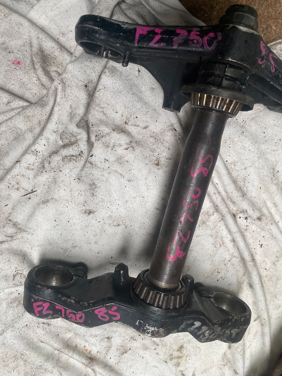 Thumbnail: YAMAHA FZ 750 1985 TRIPLE CLAMPS